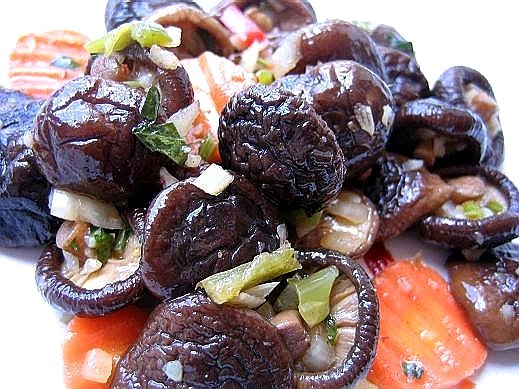 рыжики по корейски рыжики сушеные,морковь,паприка,специи и хе из судака