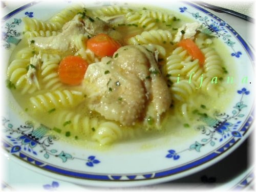 Суп с курицей и Fusilli - (итальянская лапша-спиральки) Общий вид кастрюлька поближе: ну, и в тарел... - 3