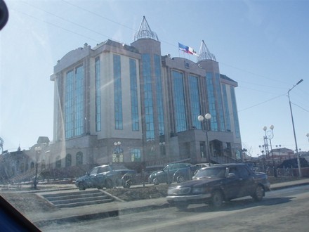Новое здание администрации Тут заседает наш Неелов, губернатор