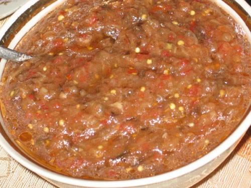 Сырая икра из баклажанов (от с сайта "Вкусно", словами автора) Ингредиенты: Баклажаны (синие) 4-5 ш...