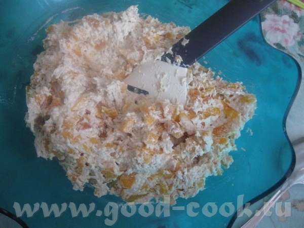 Добавляем брынзу к мясу с персиками и перемешиваем - 4