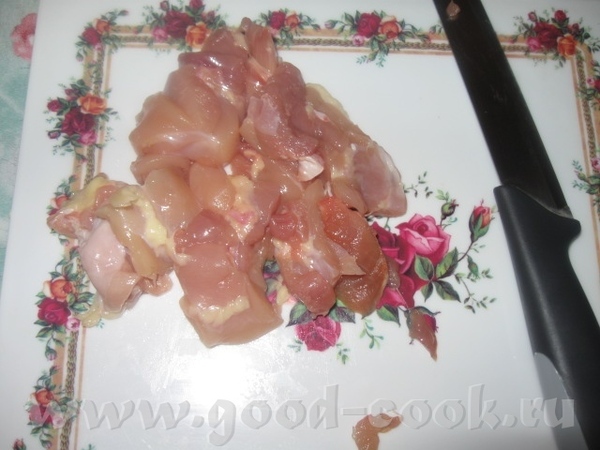 Кожицу откладываем в сторонку и отделяем мясо от костей - 2