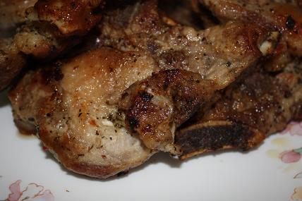 Закус подаю на стол Нда и хто его есть буить мнясо то ето