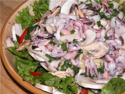 САЛАТ A&#39;LA INSALATA DI MARE