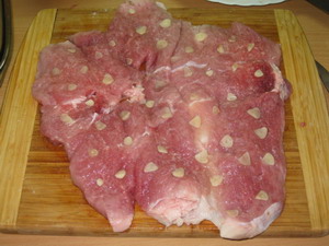 Рулет свиной с овощами и грибами Ингредиенты: 800 г задней части свинины (брусочком), 200 г шампинь... - 2