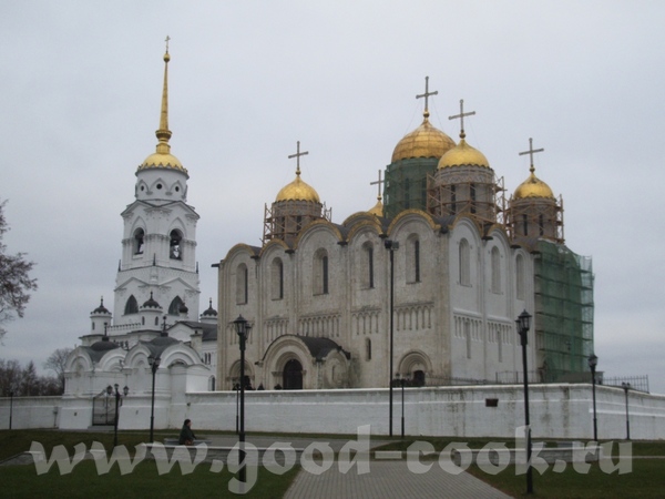 Водонапорная башня А это вид сверху башни И снова Успенский собор, вид с другой стороны А это знаме... - 3