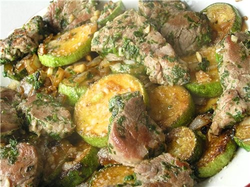 Азу из телятины с красной фасолью, маринованными огурчиками и лимоном Свиное филе, запеченное с рат... - 3