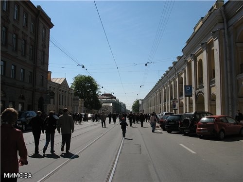 и налево - в сторону Сенной площади
