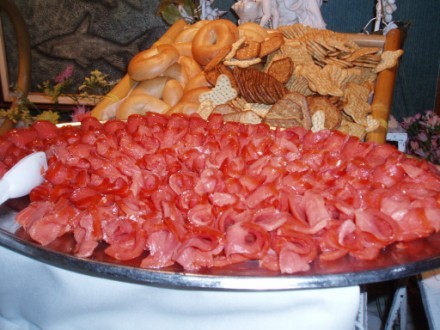 Креветки,моллюски,крабы и мноооого лимончиков Smoked salmon better picture - 3