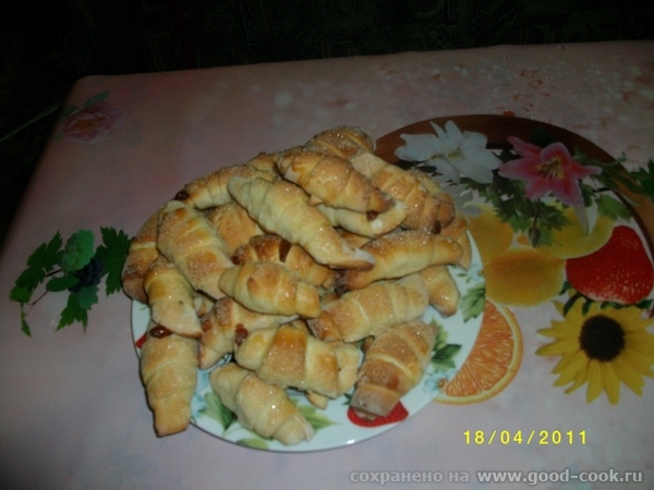 а на ужин дрожжевые рогалики здесь