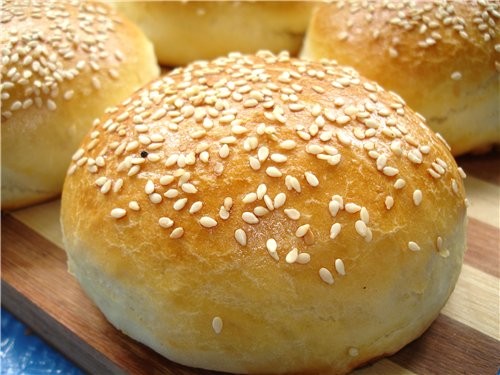 БУЛОЧКИ С ЧЕСНОКОМ И РОЗМАРИНОМ рецептик от Зоя - Нелли И вот эти булочки в виде ГАМБУРГЕРОВ Идейка...