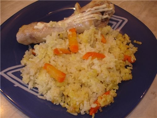 ШАРЛОТКА 5 яиц, 1 ст сахара, 2 ст л сметаны, яблоки, 1 уп разрыхлителя, мука - 2