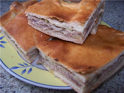 Вчера отужинали фасолькой в томатном соусе А так же курником, правда из покупного теста - 2