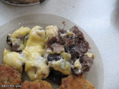 У нас сегодня на обед были вот такие вкуснятины: Рисовые котлеты Мясо с соленными грибами и сыром о... - 2