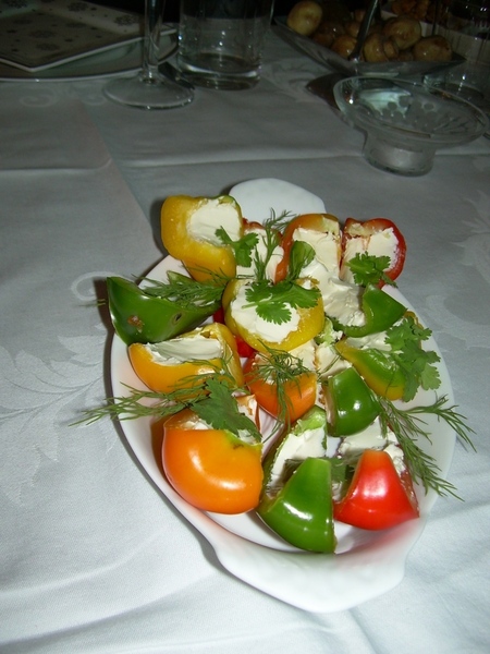 ФАРШИРОВАННЫЕ ЯИЧКИ фарш--куриная печень,лук,морковь,зелень - 2
