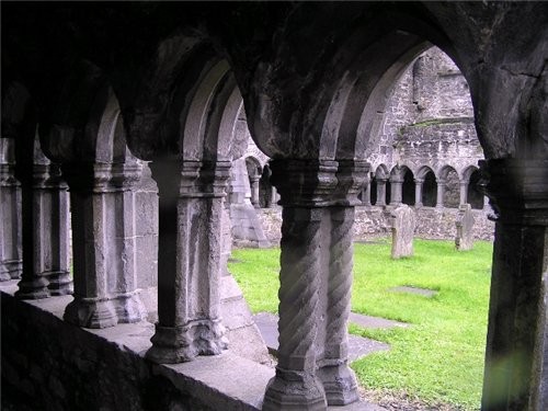 Eto Sligo Abbey Етa дорога из Sligo идут к озеру Glencar Eto Glencar Waterfall - 2