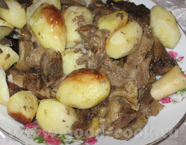 И снова пятничный ужин: Маринованный лук Жареная баранина с картошкой Цветная капуста в кляре с мац... - 5