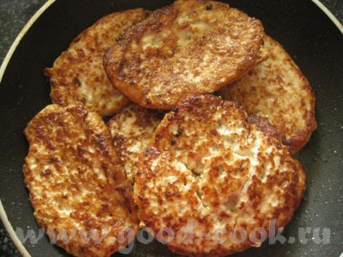 КУРИНЫЕ КОТЛЕТКИ "НЕЖНЫЕ" пропустить через мясорубку 2 грудки курочки,добавить 1 большой белый лук,...