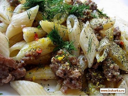 у меня ужин уже готов макароны Салат с курицей и белой фасолью и помидоры начиненные кусочком форел...