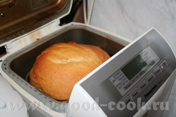Хлеб белый с чесноком, томатом и укропом