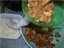 КУРИНАЯ КОЛБАСА « ДОМАШНЯЯ В СПЕЦИЯХ » кишки для колбасы мясo с курицы вместе с жиром куриным Специ... - 3