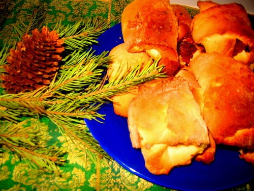 а к чаю- творожные рогалики с курагой