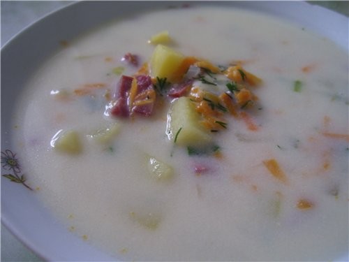 Вчерашний наш обед: сырный супчик, макароны с мясной подливкой,мороженное