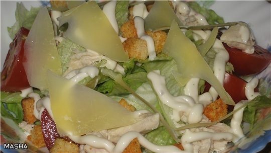 САЛАТ ЦЕЗАРЬ На скорую руку Салат Айсберг вареная курогрудь черри помидор готовые сухарики сыр порм...