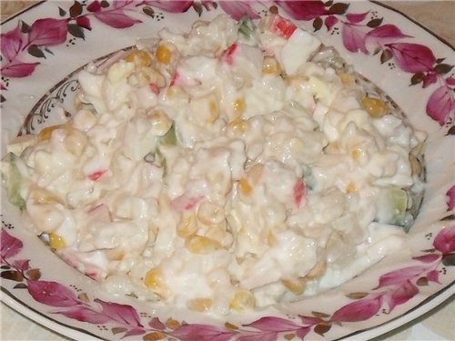 А сегодня кушали Салат "Крабовый" крабовые палочки 1 пачка кукуруза 1/2 банки яйцо 3 шт