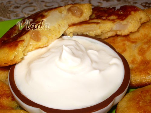 Начали мы неделю Масленницы с оладьев)довольно необычно,но вкусно-попробуйте,может и они у вас приж...