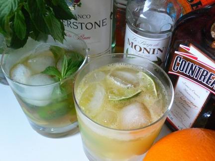 Mai Tai - два варианта Вариант первый (на фото слева) 4cл коричневого рома 2cл Apricot Brandy 3cл а...