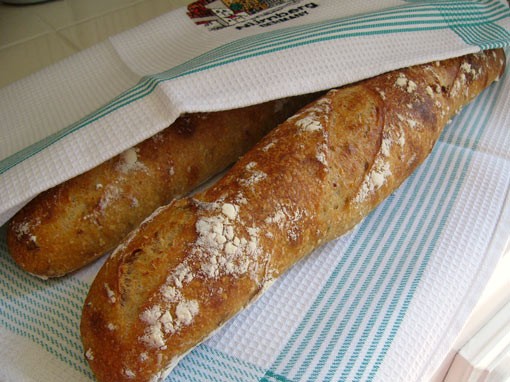Ржаные багеты с беконом в стиле провинции Овернь-Baguette aux lardons Тортано на закваске
