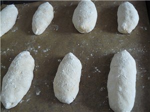 Насчёт хрустящности булочек название, конечно, передёргивает, пока горячие, они были действительно... - 6