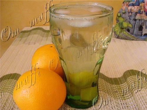 КОМПОТ СЛИВОВЫЙ Вскипипить воду и положить в неё перебранные и промытые сливы