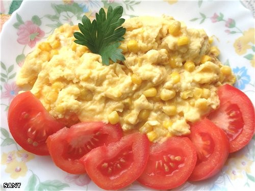 ОМЛЕТ С ЗЕРНЫШКАМИ КУКУРУЗЫ Вкусный и быстрый завтрак Ингредиенты рассчитаны на 2 порции: 1 маленьк...