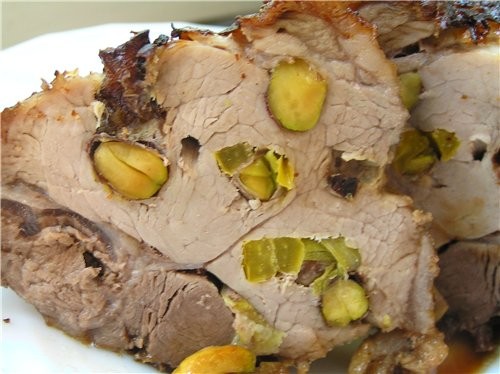 Вариант мяса, запеченного целым куском Свинина, нашпигованная фисташками и овощами 1 сладкий перец,...