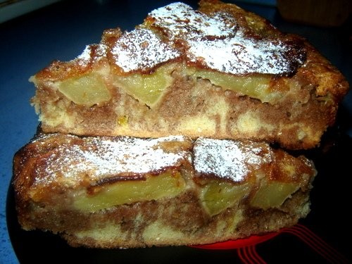 El bizcocho de manzanas Бисквит с яблоками 5 яиц, 1 стакан (200г) сахара, 250г муки - массу хорошо...