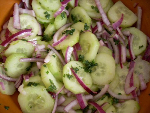 Салат с клубникой, курицей и творогом Огуречно-луковый салат с цитрусовой заправкой Классический яи... - 3