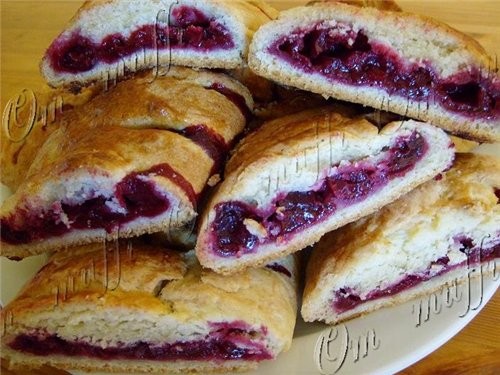ПЛЕТЁНКА С ВИШНЕЙ
