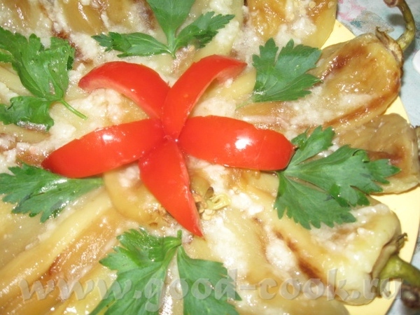 ЗАПЕЧЕНЫЙ (ЖАРЕНЫЙ) ПЕРЕЦ С ЧЕСНОЧНЫМ СОУСОМ Вкусная остренькая закуска к мясу, картофелю или как с...