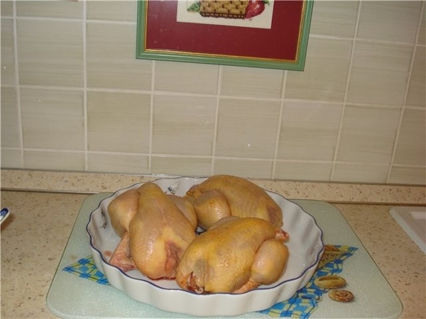 Итого: Цыплята, масло оливковое, чеснок, соль с базиликом и томатом