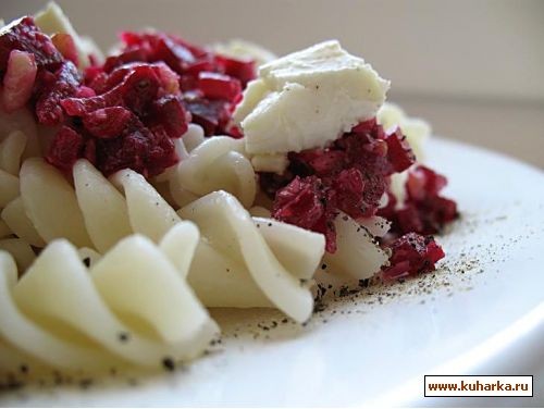 пенне со свекольным соусом