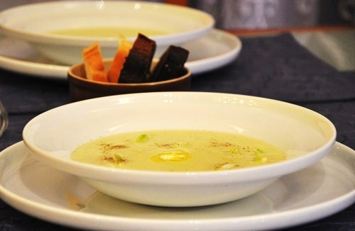 Луково-картофельный суп-пюре Potage des poireaux et de pommes de terre Зелёный горошек по-французск...