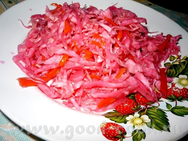 салат из капусты на 3 кг капусты: 2-3 морковки, 1-2 шт болгарского переца ( я не ложила),5 зубочков...