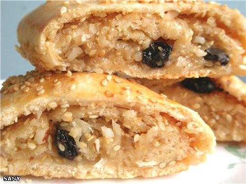РУЛЕТИКИ С КУНЖУТОМ И ОРЕХАМИ Для теста: 200 г маргарина (растопить и слегка охладить) 200 г любого...