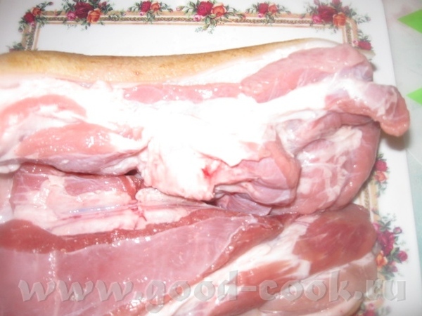 СОЛЕНЫЙ ПОДЧЕРЁВОК С ЧЕСНОКОМ И ПЕРЦЕМ Довольно распространенный и вкусный способ соления сала, а т... - 3