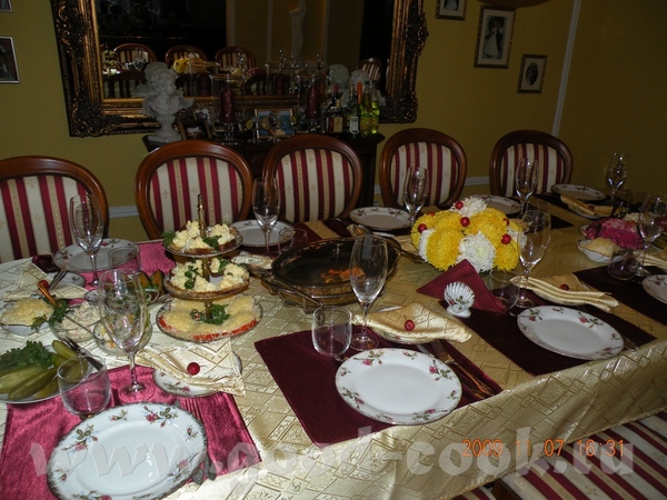 Фуршетница вам с гренками и помидорками баклажаньчики с грибочками Селедка жареная в соусе с лучком... - 7