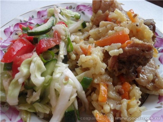 Мои скромные тарелочки Картофельное пюре с селедочкой Плов с курицей и овощным салатиком - 2