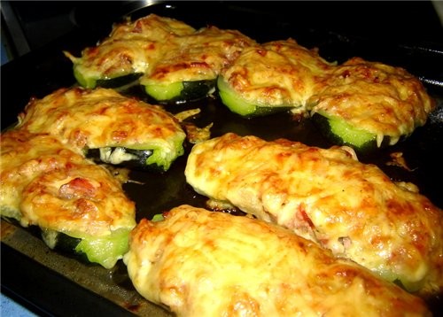 Сalabacin relleno de atun Я уже предлагала недавно рецепт кабачков, фаршированых мясным фаршем