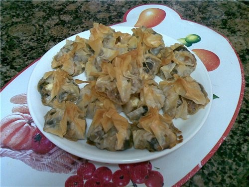 Очередной наш обед: Гороховый суп Зеленый плов Мясо с картошкой Салат из огурцов с йогуртом Блины У... - 6